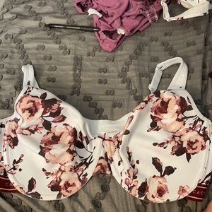 Cacique bra size 44DDD